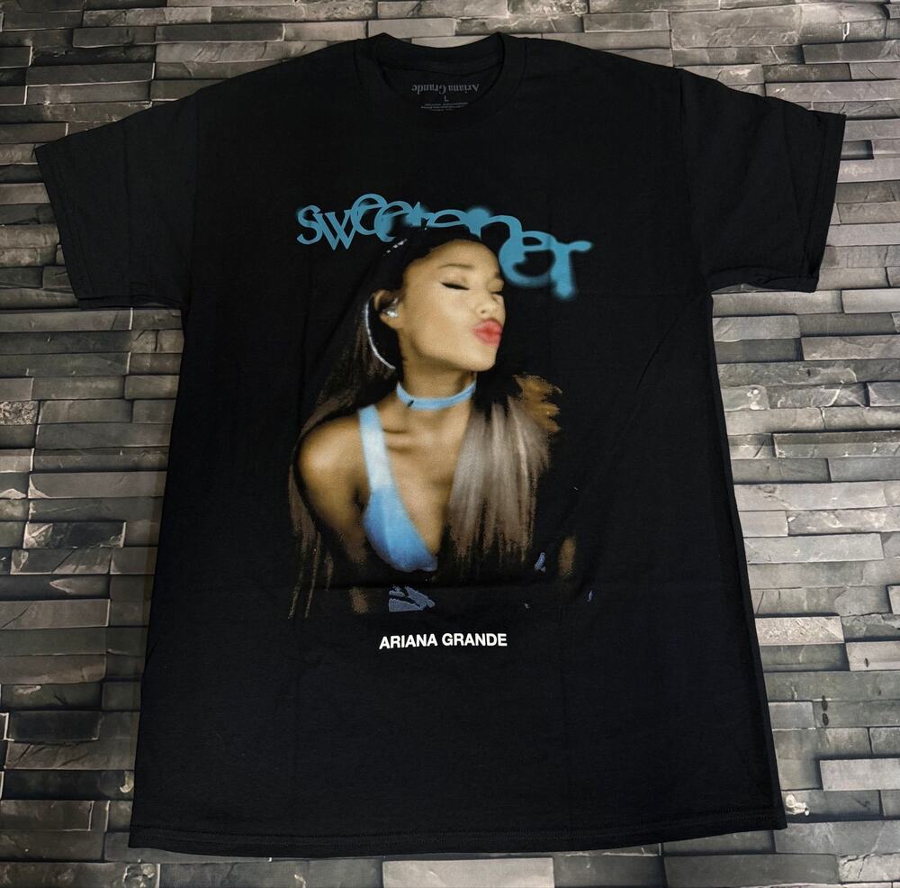 ARIANA GRANDE SWEETENER BAND TEE